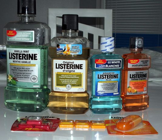Which mouthwash is better for oral health and better smiles?
