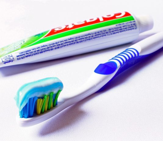 Brushing or Flossing: Which Comes First?