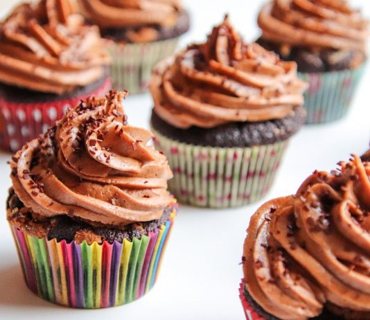 Tricks to Fight Sugar Cravings (And Keep Your Teeth Healthy!)