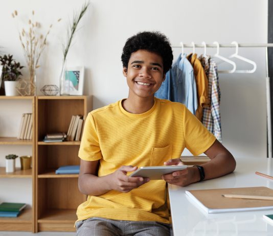 Why Invisalign Is a Great Option for Your Teen