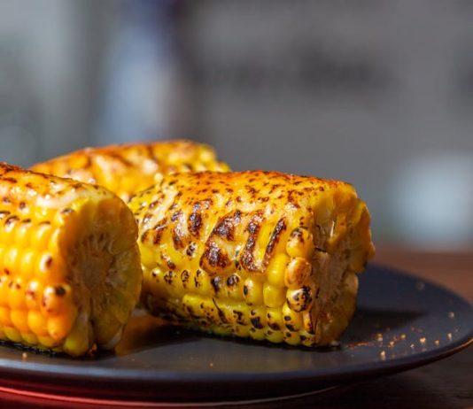 5 Vegetables That You’ll Definitely Want to Floss After Eating flossing oral health