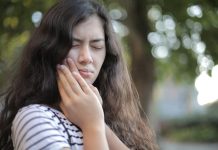 How to Determine if a Cracked or Chipped Tooth is a Dental Emergency dental emergency pain