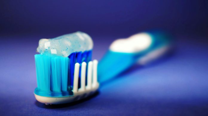 pexels-eye4dtail-298611 dental care products
