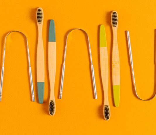 Comparing Store-Bought Tongue Scrapers Versus Professional Tongue Exfoliation and Rejuvenation to Reduce Bad Breath tongue cleaning